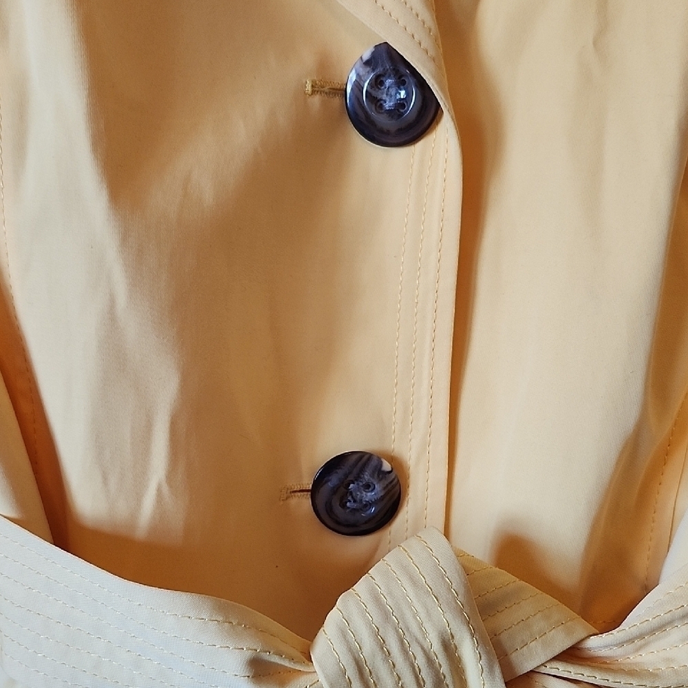 Ellen Tracy Yellow Belted Women's Lined Lightweight Jacket Button Closure Size M - Picture 3 of 10